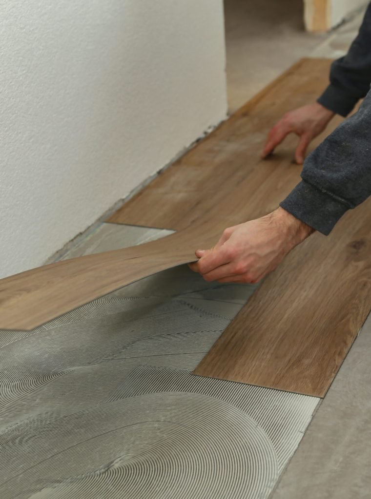 Laminate laying